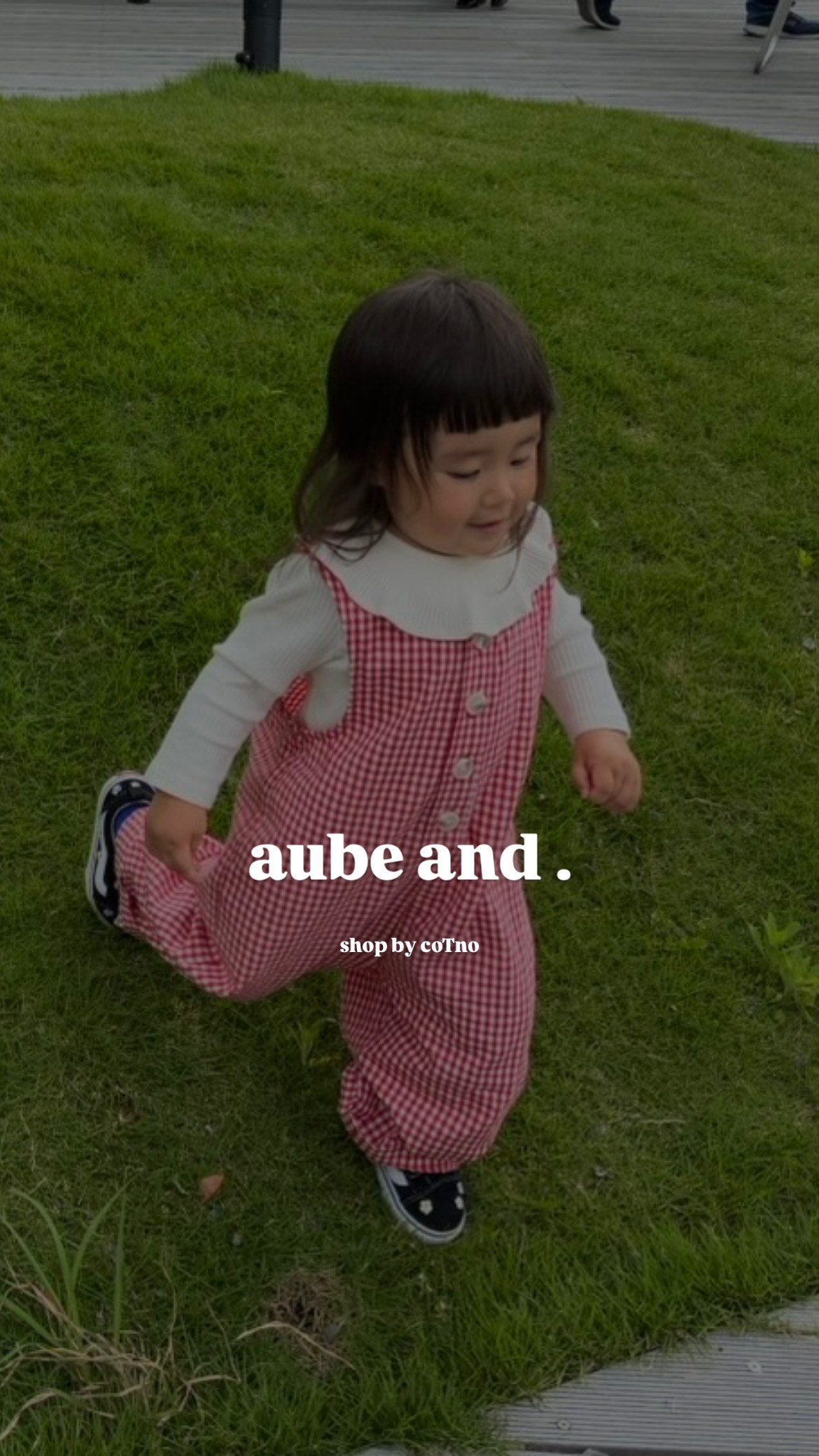 aube and.の赤いギンガムチェックのオールインワン